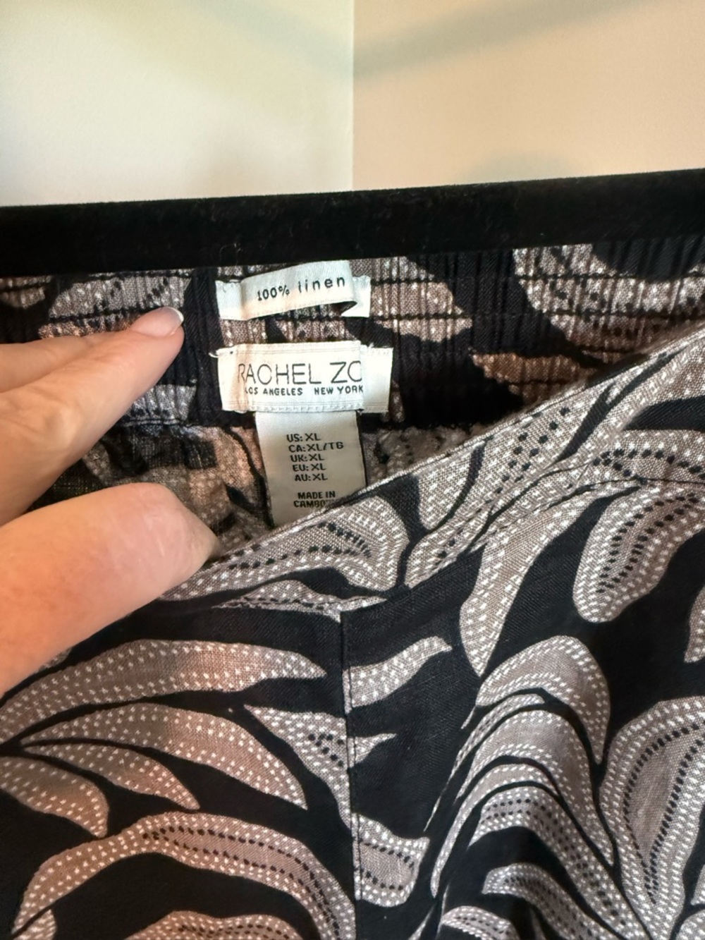 Rachel Zoe Black Pants with Beige Leaf Motif - Picture 2 of 6